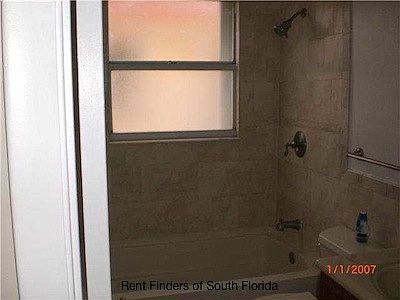 5th image of 2662 Oak Park Cir