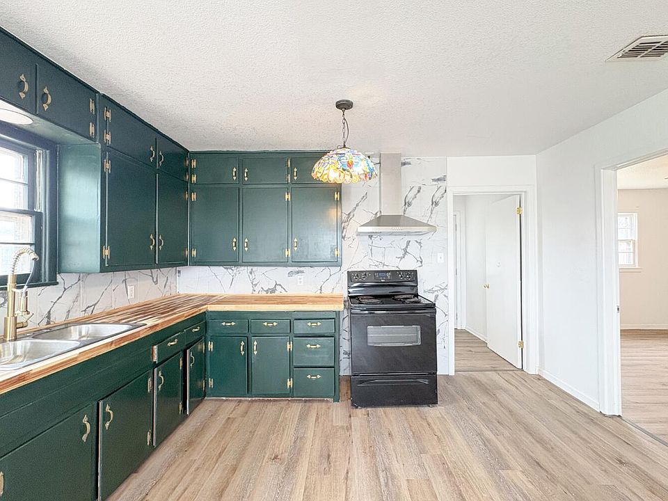 1st image of 809 W 5th St