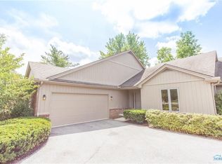 26 Wolf Ridge Dr, Holland, OH 43528
