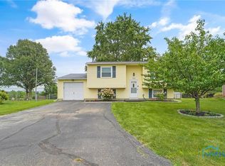 7250 Starcrest Rd, Perrysburg, OH 43551