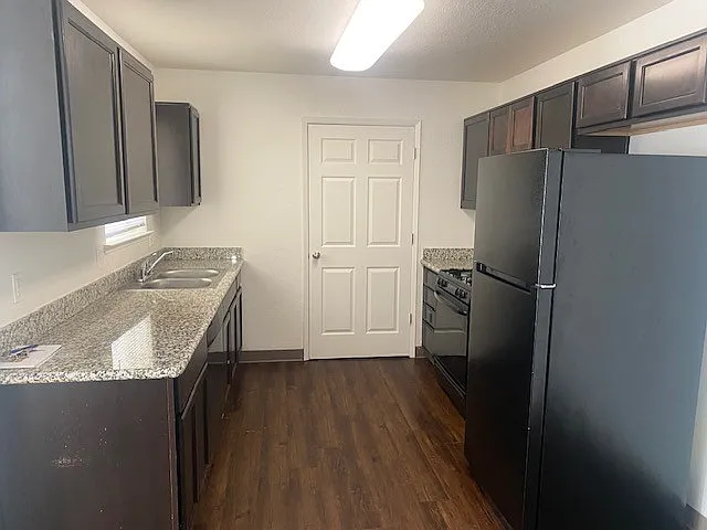 Orchard Village Apartments — Photo 11