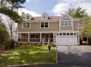109 Pengilly Dr, New Rochelle, NY 10804