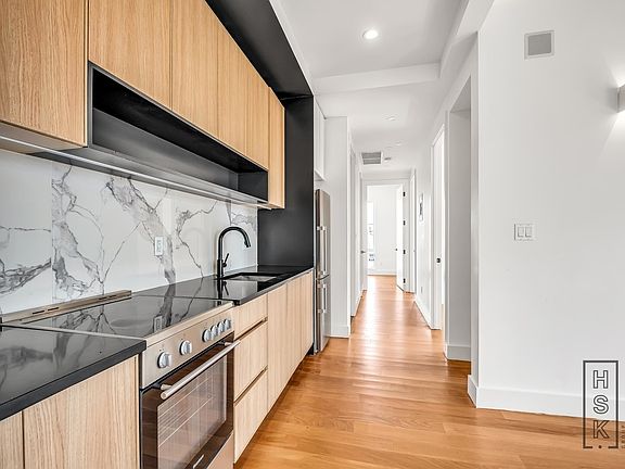 4th image of 215 Green St #4A4