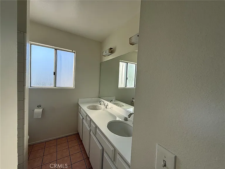 21417 Germain St — Photo 24