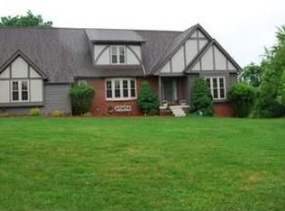 1 Beacon Hl, Charleston, WV 25311