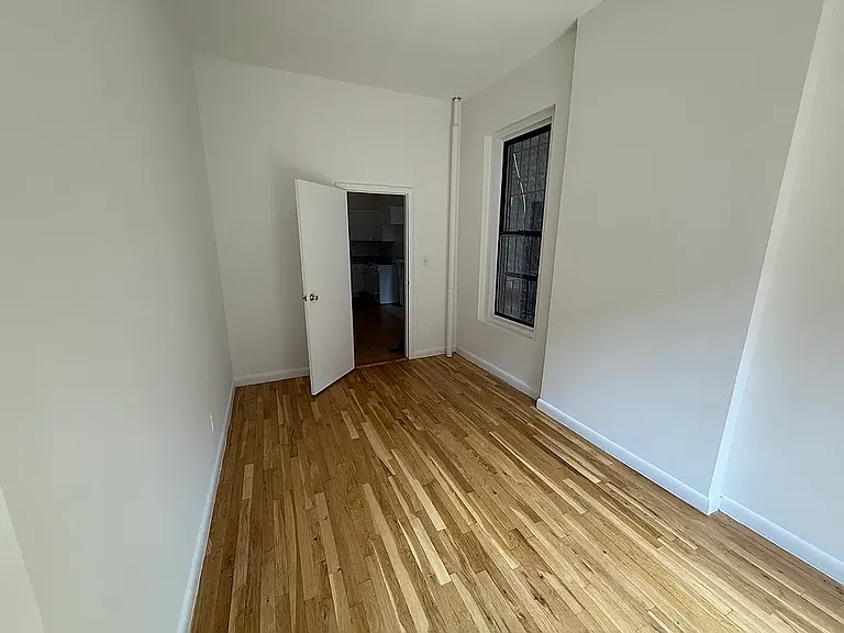 426 W 48th St #1RE — Photo 7