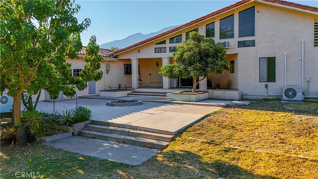 5 bed, 3100 sqft, $4,850 — Photo 1