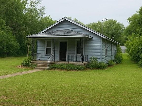 2nd image of 1008 Lakeshore Rd