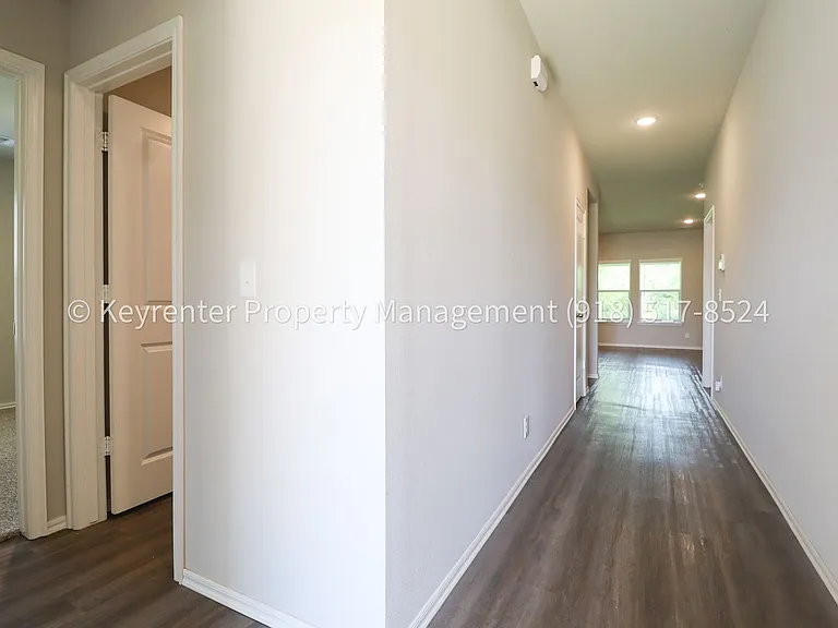 3313 N 23rd West Ave — Photo 10