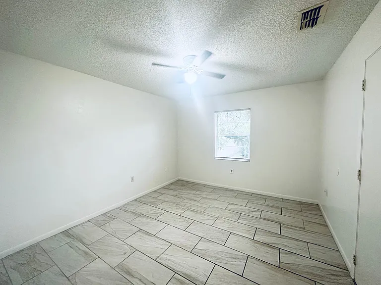 101 Lake Hunter Dr #16 — Photo 10