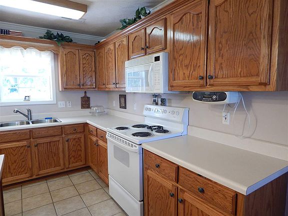 3rd image of 133 Cypress Creek Cv