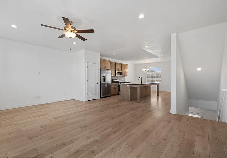 868 W 480 S #MAIN FLOOR MASTER — Photo 9