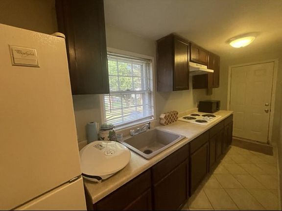 5th image of 305 Currier Dr
