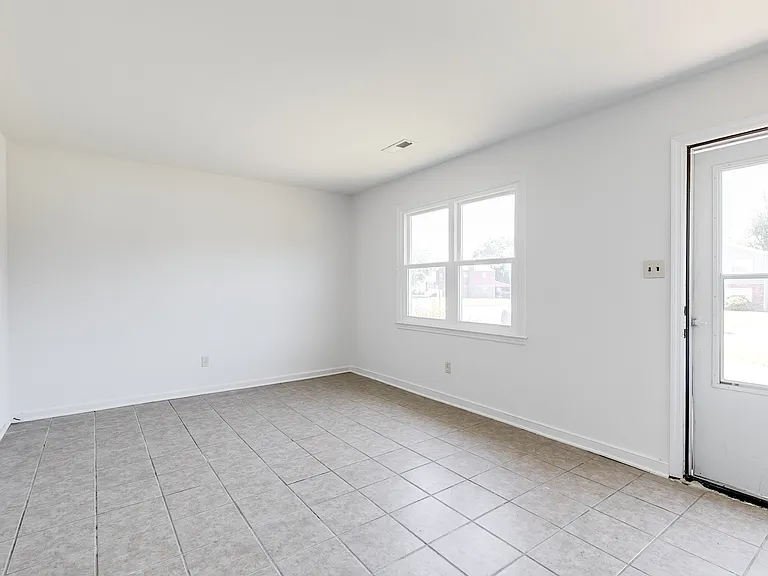 2917 Peabody Ln — Photo 17