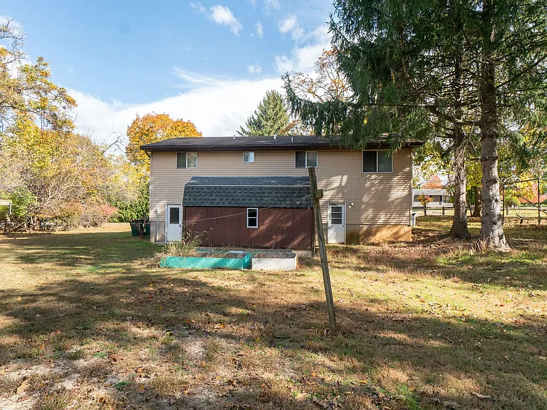 1226 Stones Crossing Rd — Photo 5