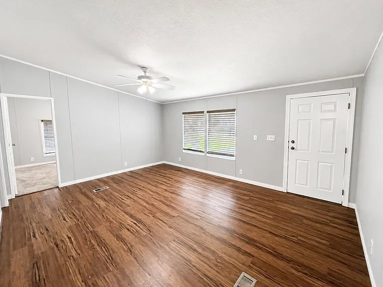 33114 McKinley Cir — Photo 3