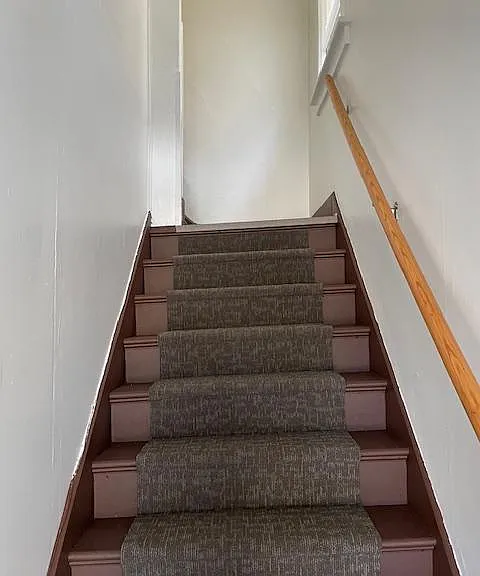Steps to the unit