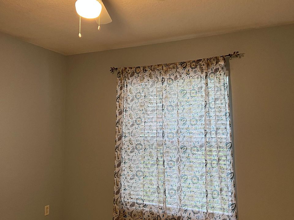 2nd image of 539 SW Jeanne Ave