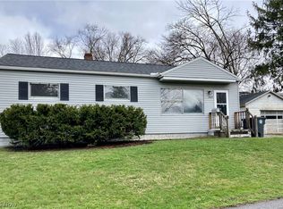 2045 Eastlawn Ave NW, Akron, OH 44305