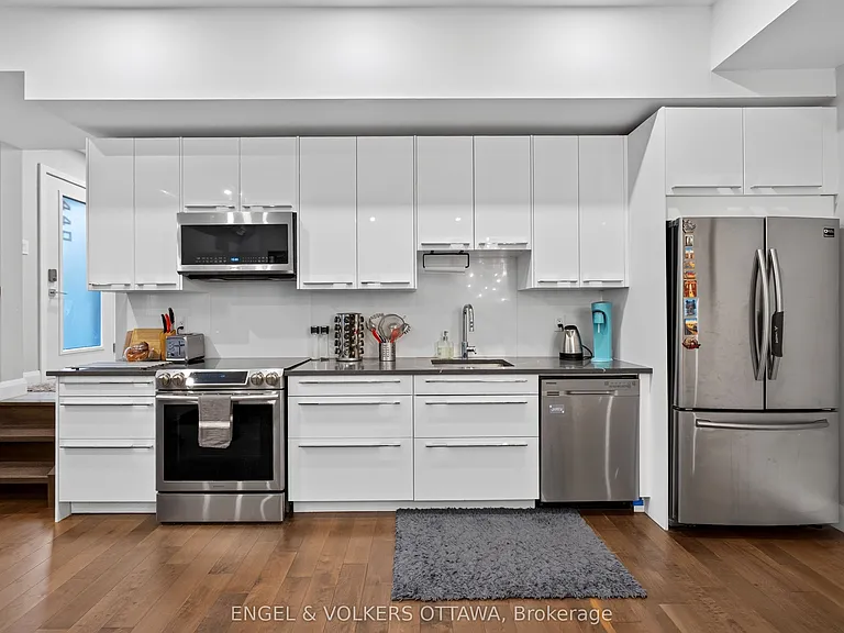 44 Byron Ave #D — Photo 25