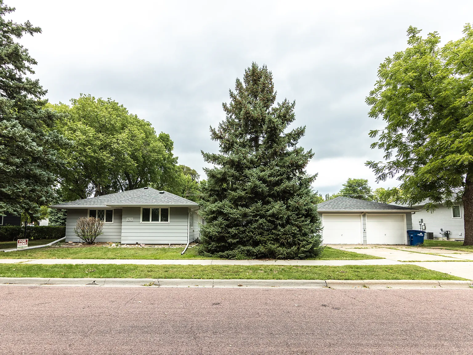 3 bed, 1930 sqft, $1,750 — Photo 1
