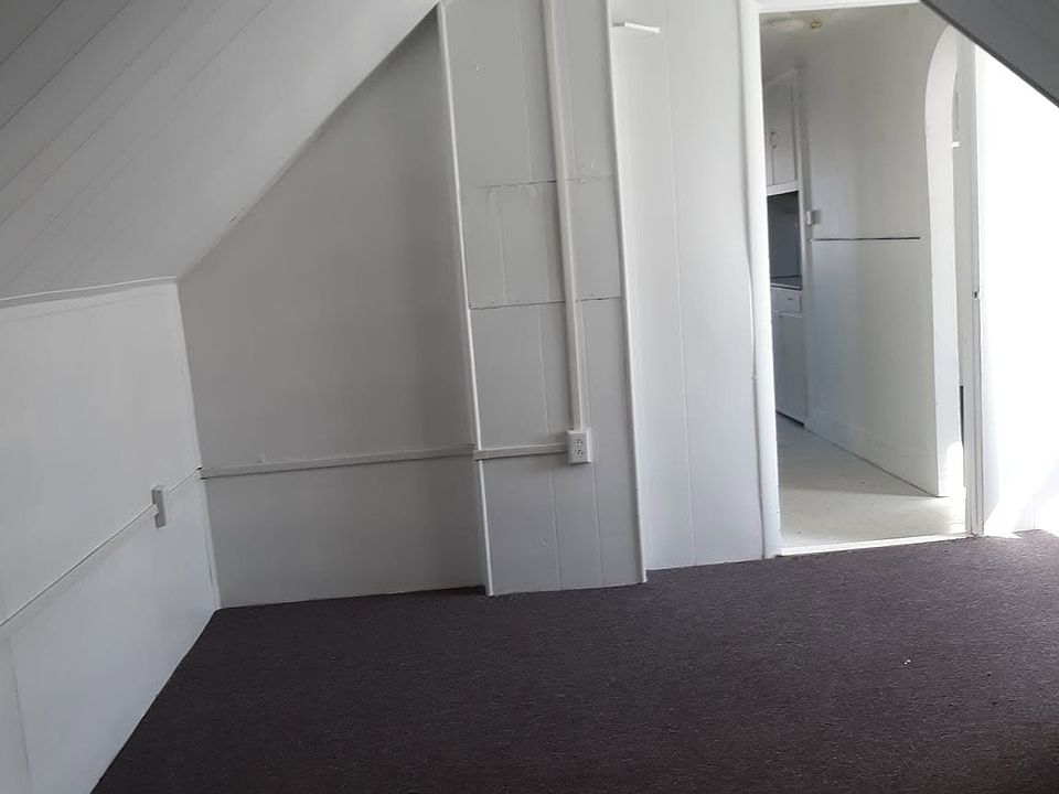 1st image of 38 High St #3