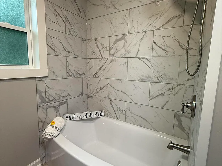 3618 E Admiral Doyle Dr — Photo 15