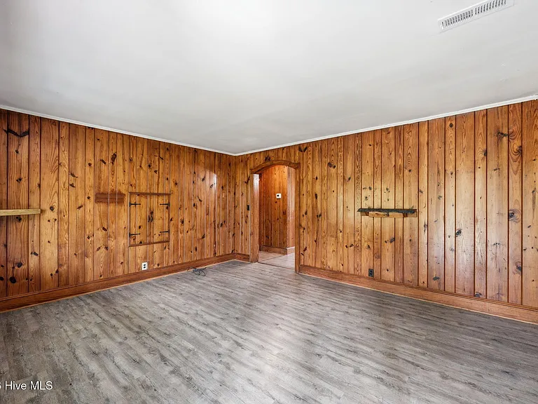 114 Pineview St — Photo 5