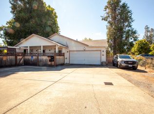 1131 SW G St, Grants Pass, OR 97526