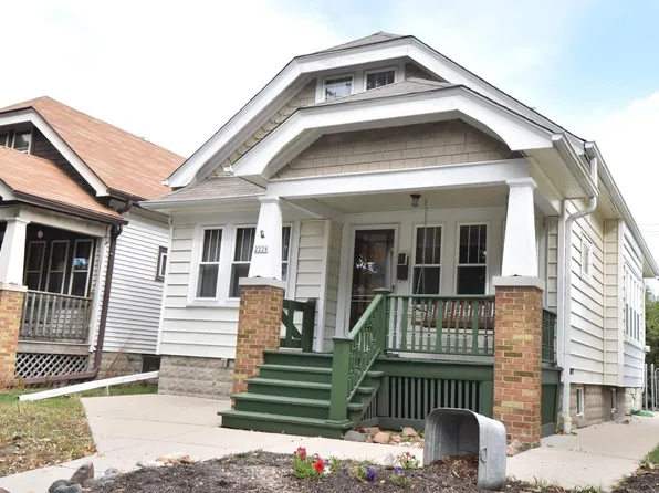 2226 South 69th STREET, West Allis, WI 53219
