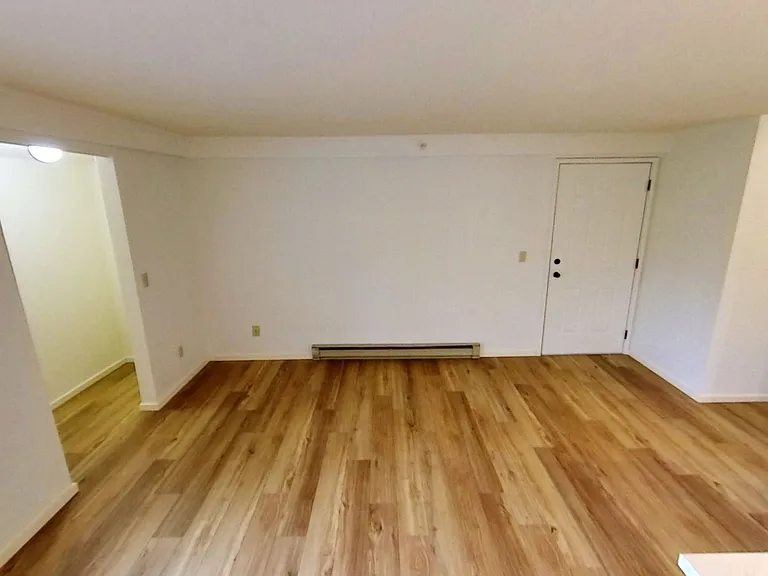 Kendal Court Apartments, 2 Bedroom, 1 Bathroom Apartments for Rent! — Photo 39