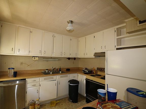 5th image of 1226 Hahn Ave NE