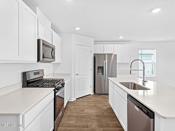2nd image of 197 Circle Dr E