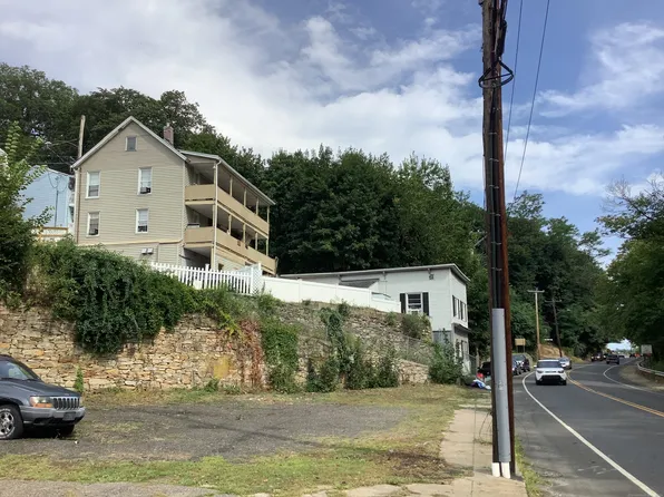 105 Camptown Avenue, Derby, CT 06418