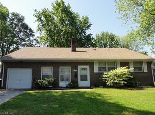 10 Pasadena Ct, Hampton, VA 23666