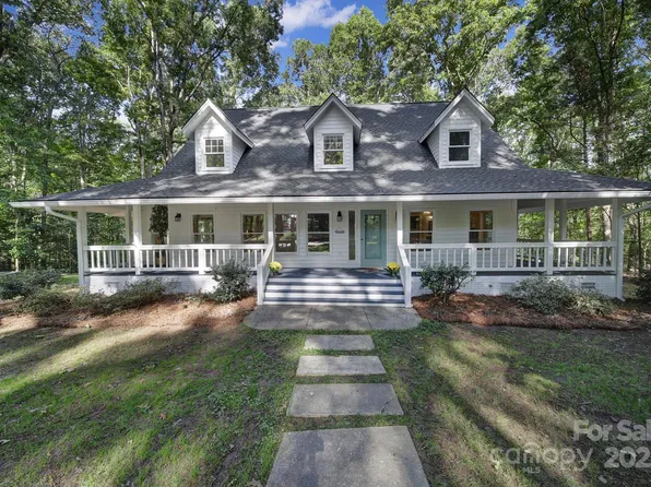 17929 Pages Pond Ct, Davidson, NC 28036