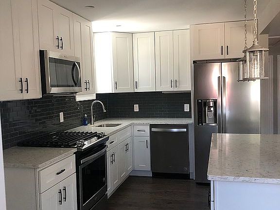 3rd image of 43 Nassau Ln