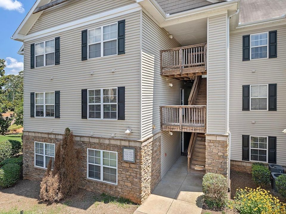 1st image of 636 Lookover Dr