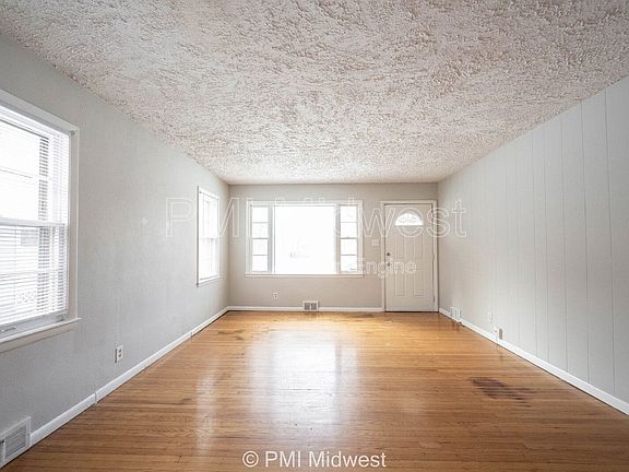 2nd image of 5005 Indianola Ave