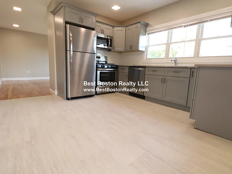 317 Main St #3 — Photo 23