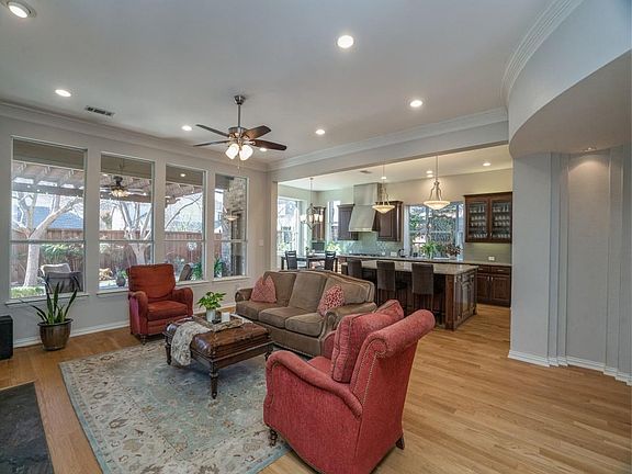 3rd image of 8209 Strecker Ln