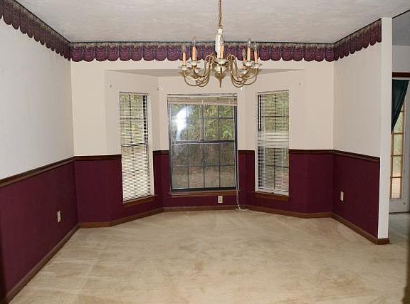2nd image of 163 Dawn Lauren Ln
