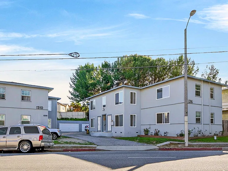 1316 1/2 W Anaheim St — Photo 3