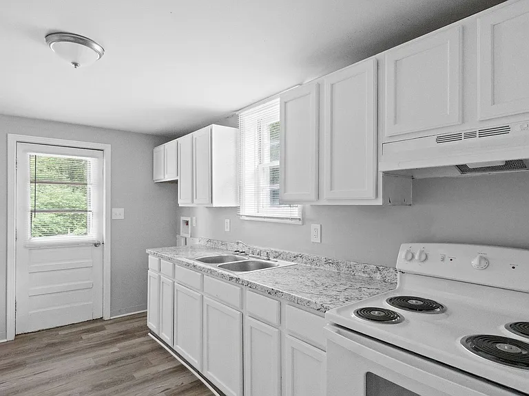 427 Circle Dr — Photo 30