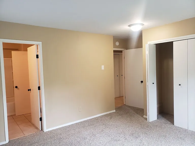 8316 SW Terwilliger Blvd — Photo 20