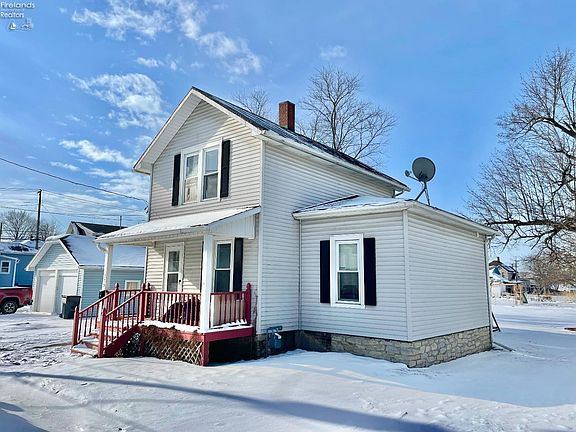 2nd image of 115 Wood St