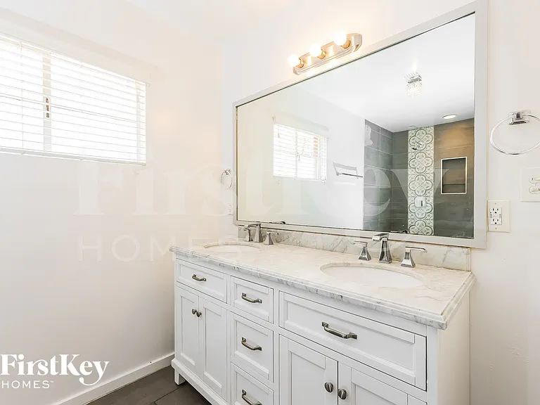 2025 W Campbell Ave — Photo 14