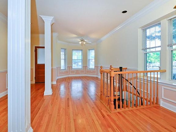 3rd image of 2519 W Montrose Ave #1