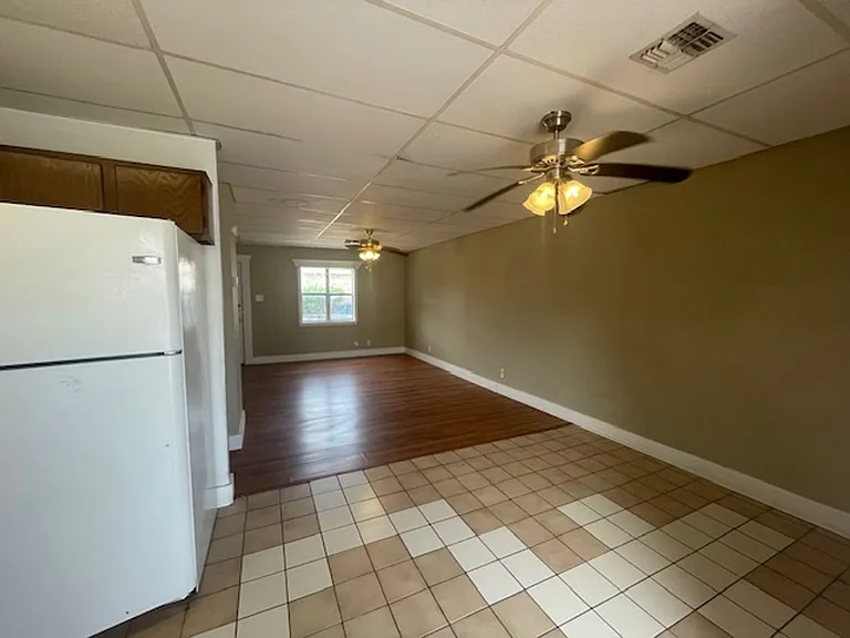101 S Commonsway Dr #D — Photo 1