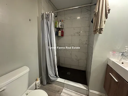 10 Taft St Photo 1